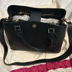 Tory Burch handbag black never used!